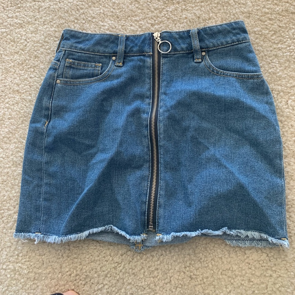 denim skirt with zipper